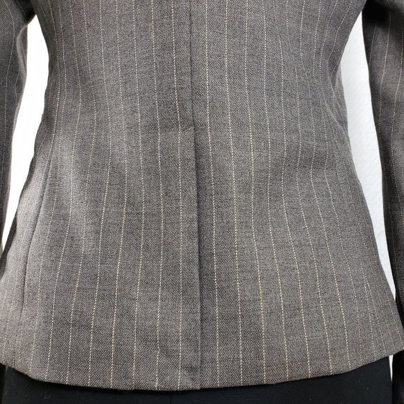 Limited Gray Pin Stripe NWOT 2-Button Blazer, 4 - Picture 4 of 13